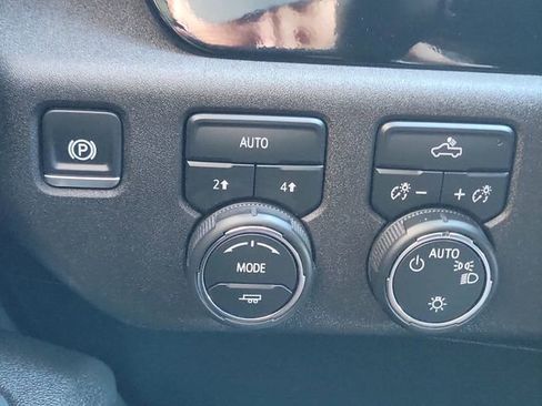 Certified 2025 Chevrolet Silverado 1500 LT w/ LPO, Dark Essentials Package image 18