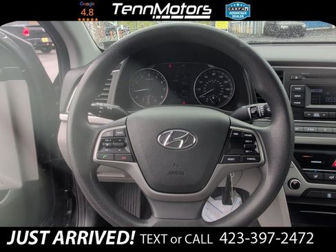 Used 2018 Hyundai Elantra SE FWD image 14