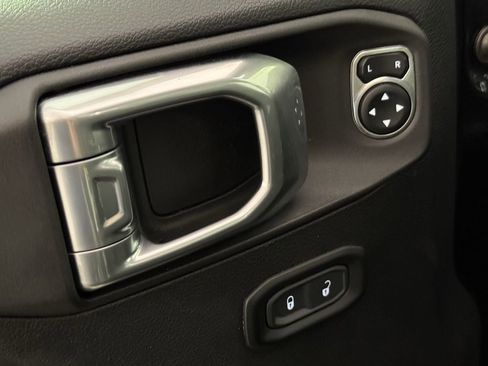 Used 2021 Jeep Wrangler Unlimited Sport image 12