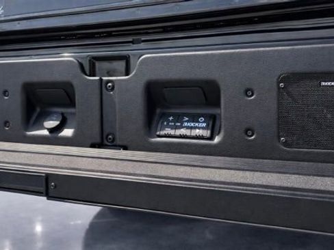 Used 2023 GMC Sierra 1500 AT4X image 10