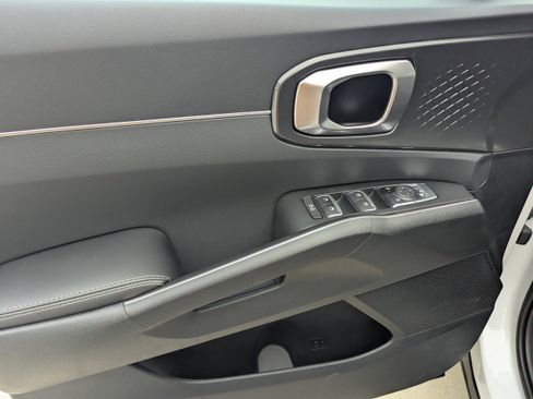 New 2026 Kia Sorento S w/ S Panoramic Sunroof Package FWD image 9