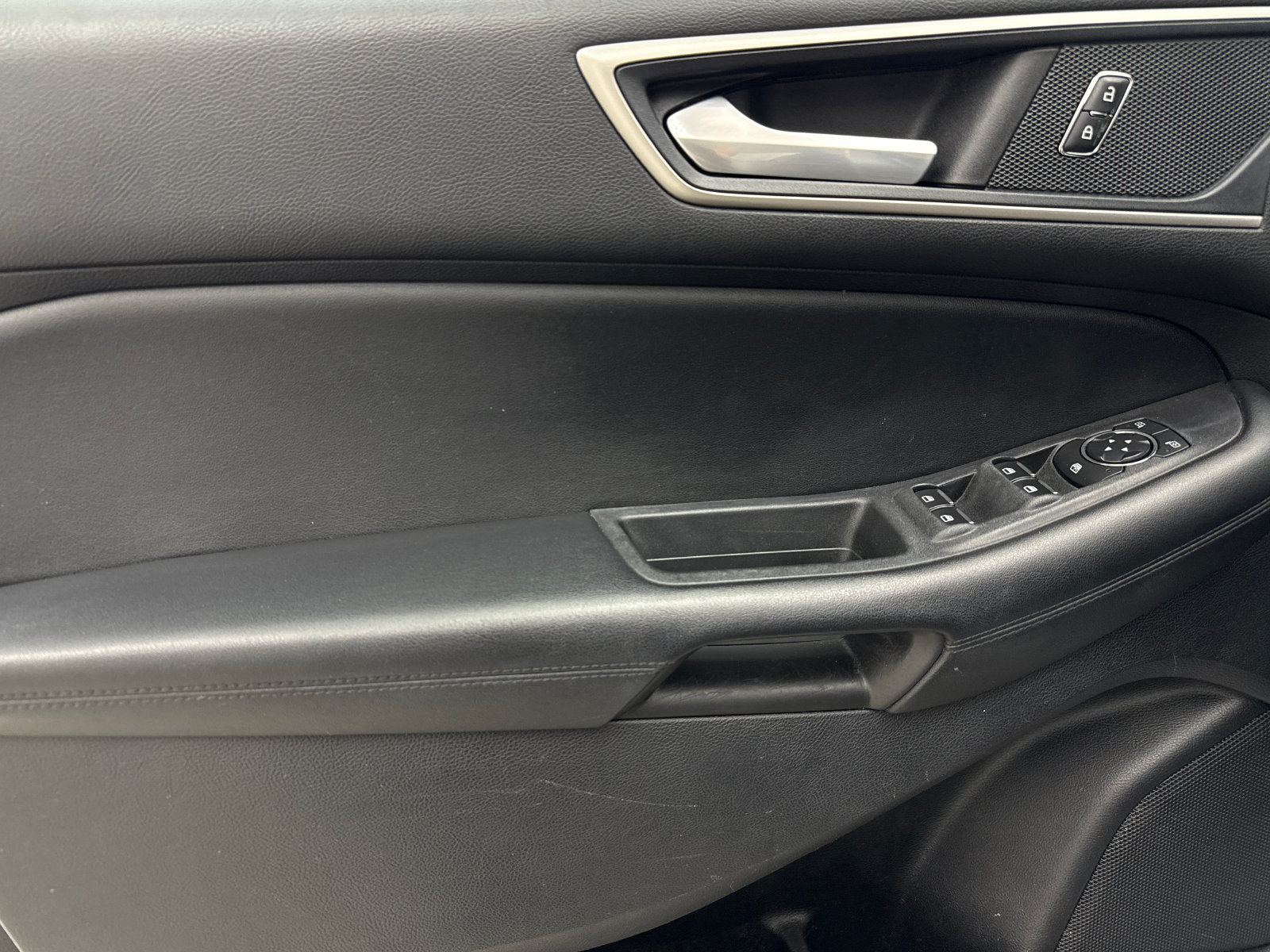 Used 2021 Ford Edge SEL AWD/4WD image 34