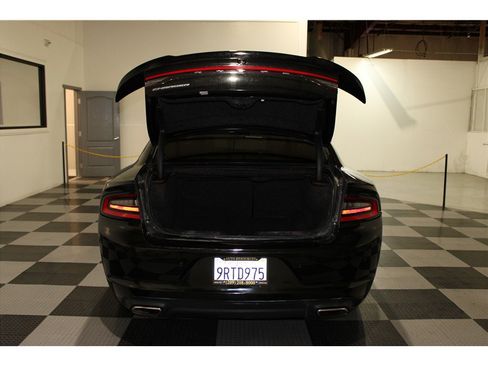 Used 2020 Dodge Charger SXT w/ Leather Interior Group image 18