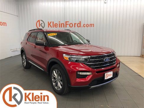 Used 2022 Ford Explorer XLT w/ Equipment Group 202A image 1