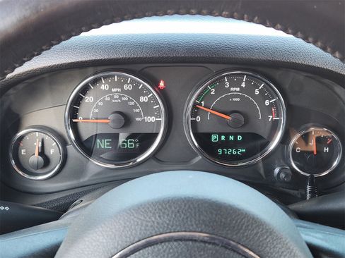 Used 2018 Jeep Wrangler Unlimited Rubicon w/ Connectivity Group image 22