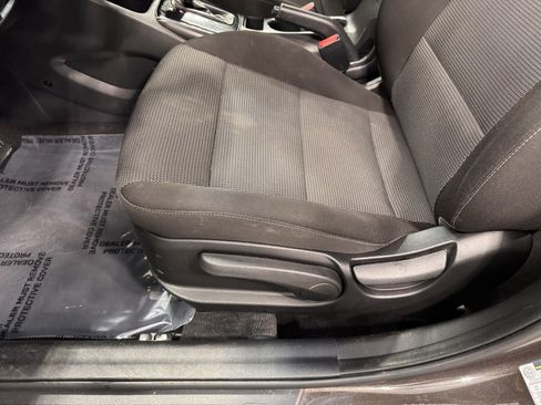 Used 2018 Kia Forte LX image 17