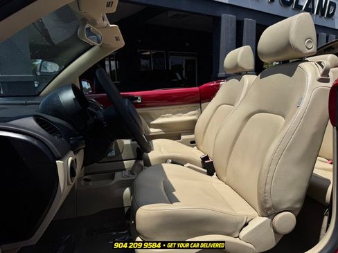 Used 2006 Volkswagen Beetle Convertible w/ Package 1 FWD image 24