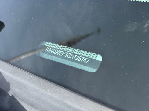 Used 2016 Nissan Frontier SV image 23