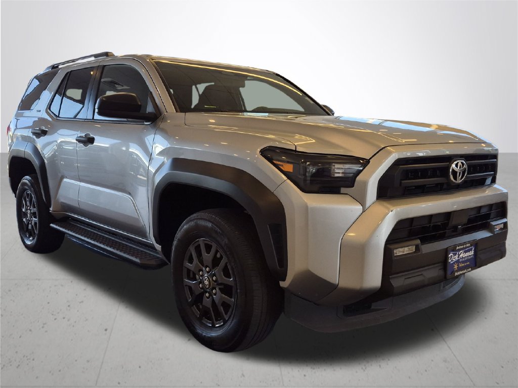 Used 2025 Toyota 4Runner SR5 AWD/4WD image 5