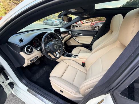 Used 2018 Mercedes-Benz CLA 250 image 8