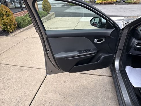 Used 2025 Kia K4 FWD image 15