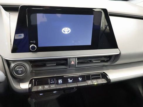 Used 2024 Toyota Prius LE image 19