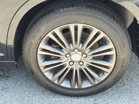 Used 2014 Chrysler 300 C AWD/4WD image 11