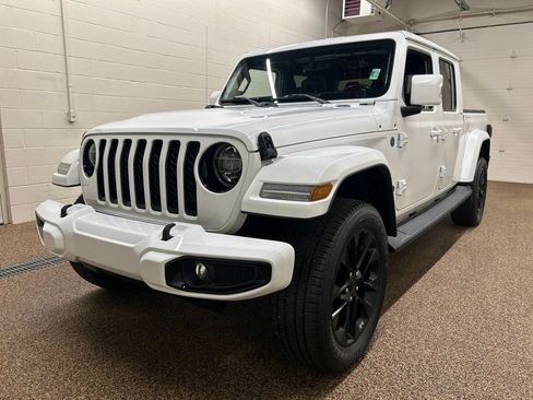 Used 2021 Jeep Gladiator Overland AWD/4WD image 5