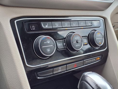 Used 2018 Volkswagen Atlas SEL AWD/4WD image 26