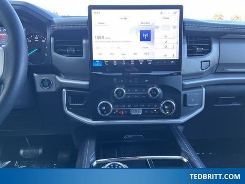 Used 2024 Ford Expedition XLT image 33