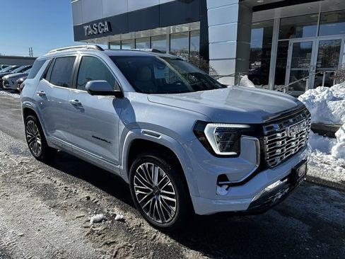 New 2026 GMC Terrain Denali w/ LPO, Black Badging Package image 1