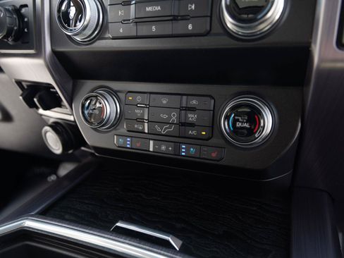 Used 2020 Ford F350 Limited AWD/4WD image 30