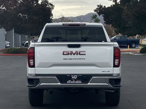 New 2026 GMC Sierra 1500 SLE w/ Preferred Package image 14