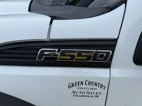 Used 2015 Ford F550 4x4 Regular Cab Super Duty image 16