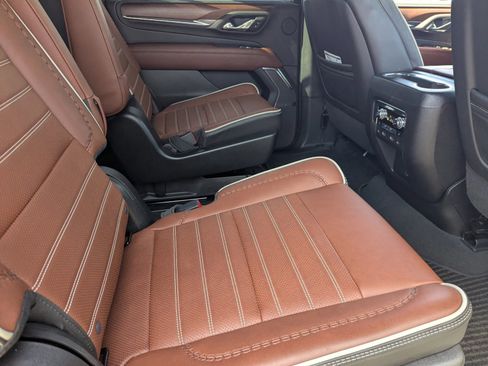 Used 2023 GMC Yukon XL Denali Ultimate image 14