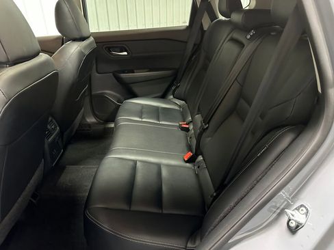 Used 2023 Nissan Rogue SL image 10