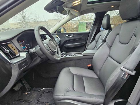 Certified 2025 Volvo XC60 B5 Core w/ Protection Package Premier AWD/4WD image 51