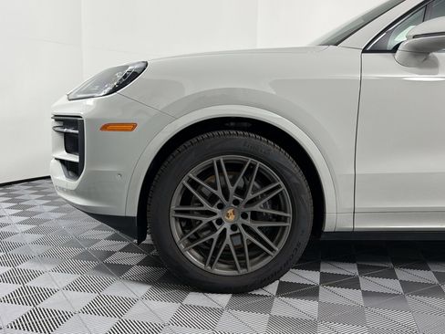 Certified 2026 Porsche Cayenne AWD/4WD image 13