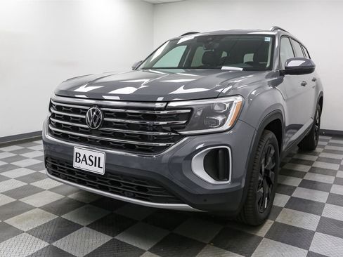 New 2026 Volkswagen Atlas SE image 4