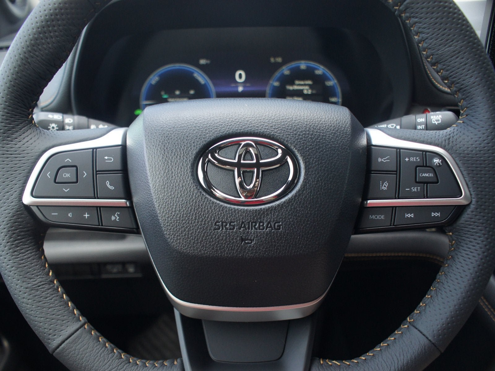 New 2026 Toyota Sienna XLE Woodland Edition AWD/4WD image 8