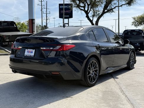 Used 2026 Toyota Camry SE w/ Multimedia Upgrade Package image 5