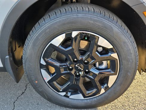 New 2026 Kia Sorento S AWD/4WD image 9
