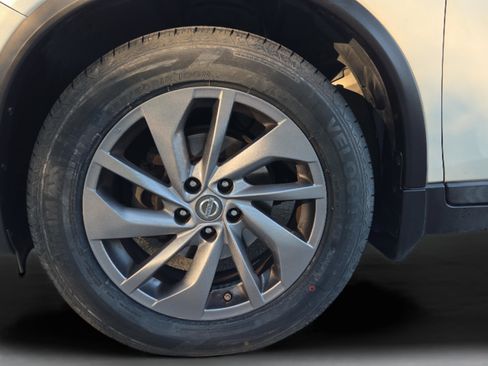 Used 2016 Nissan Rogue SL w/ SL Premium Package image 30