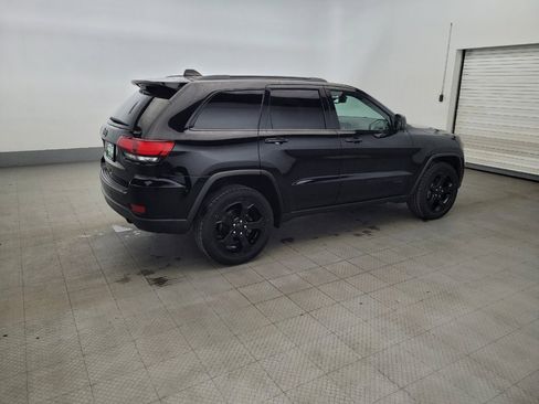 Used 2019 Jeep Grand Cherokee Laredo AWD/4WD image 10