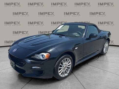 Used 2018 FIAT 124 Spider Classica w/ Technology & Siriusxm Group RWD image 1