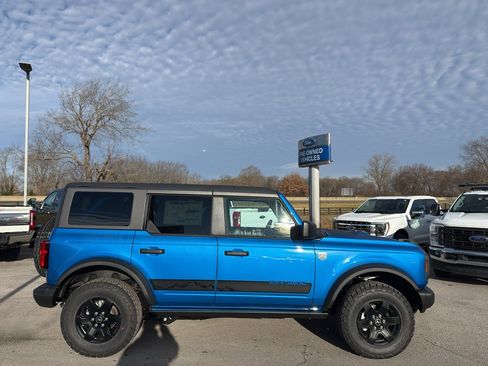 New 2025 Ford Bronco Big Bend w/ Black Diamond Package AWD/4WD image 4