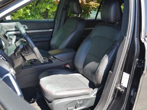 Used 2018 Ford Explorer Sport AWD/4WD image 34