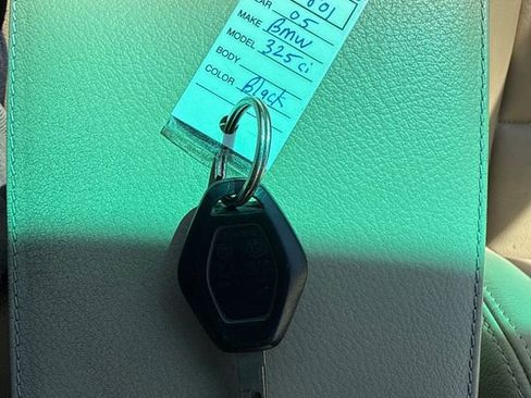 Used 2005 BMW 325Ci Convertible image 36