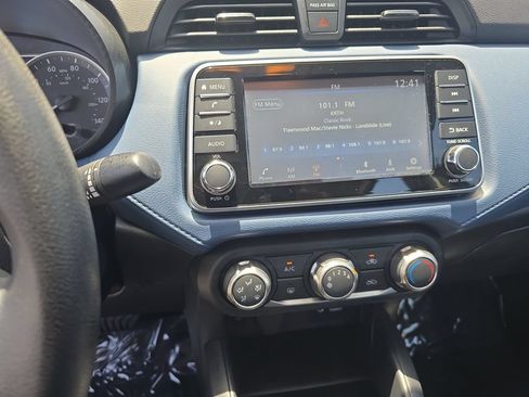 Used 2025 Nissan Versa SV FWD image 12