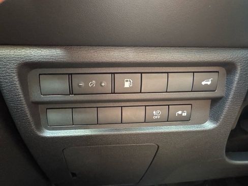 New 2025 Mitsubishi Outlander SE image 25