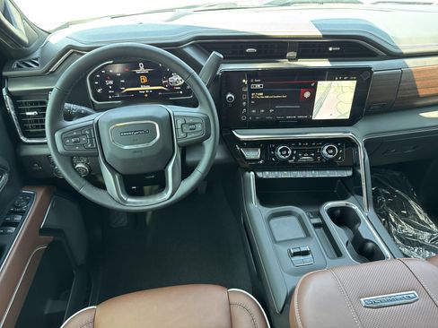 New 2026 GMC Sierra 2500 Denali Ultimate AWD/4WD image 17