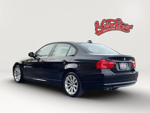 Used 2011 BMW 328i xDrive Sedan image 5
