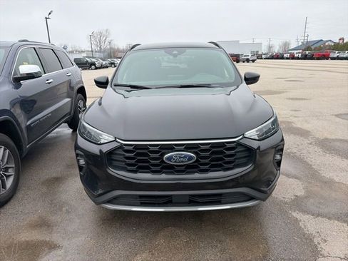 Used 2025 Ford Escape ST-Line Select image 2