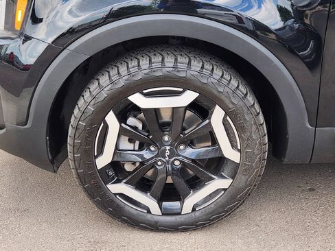 Certified 2023 Kia Telluride EX w/ EX Captain's Chair Package FWD image 10