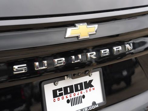 Used 2025 Chevrolet Suburban High Country image 16