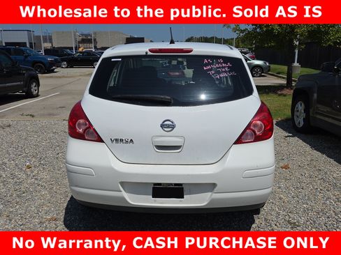 Used 2011 Nissan Versa 1.8 S FWD image 7