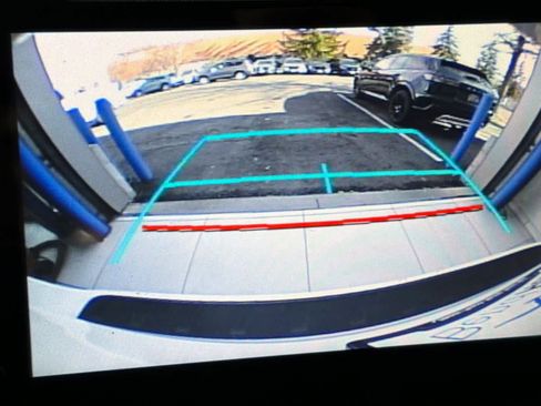 Used 2015 Toyota Sienna SE image 22