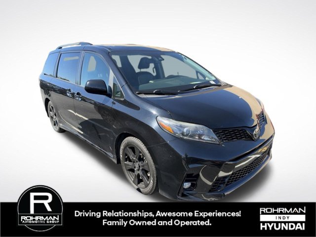 Used 2020 Toyota Sienna SE w/ Nightshade Edition FWD image 3