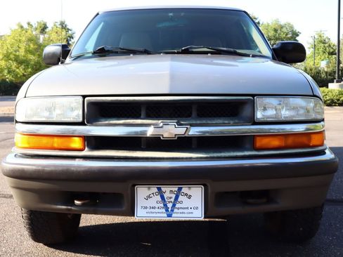 Used 2001 Chevrolet S10 Pickup LS w/ Preferred Equipment Group image 13
