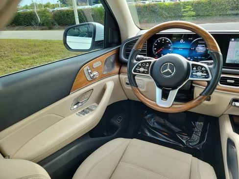 Used 2022 Mercedes-Benz GLS 450 4MATIC image 14